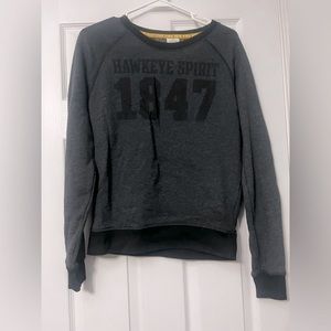 VS PINK XS sweatshirt. Hawkeye spirit.‎